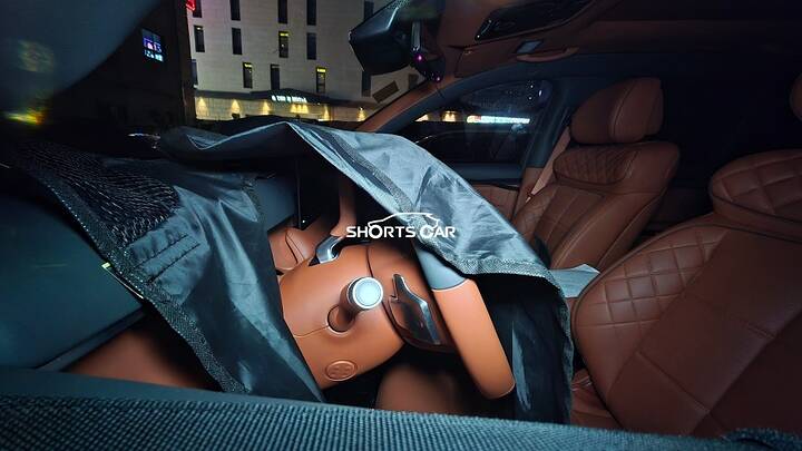 Genesis GV90 6-seater interior_1766702124_947_950x535