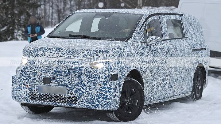 mercedes-clase-v-2026-fotos-espia-2025106909-1740643133_11