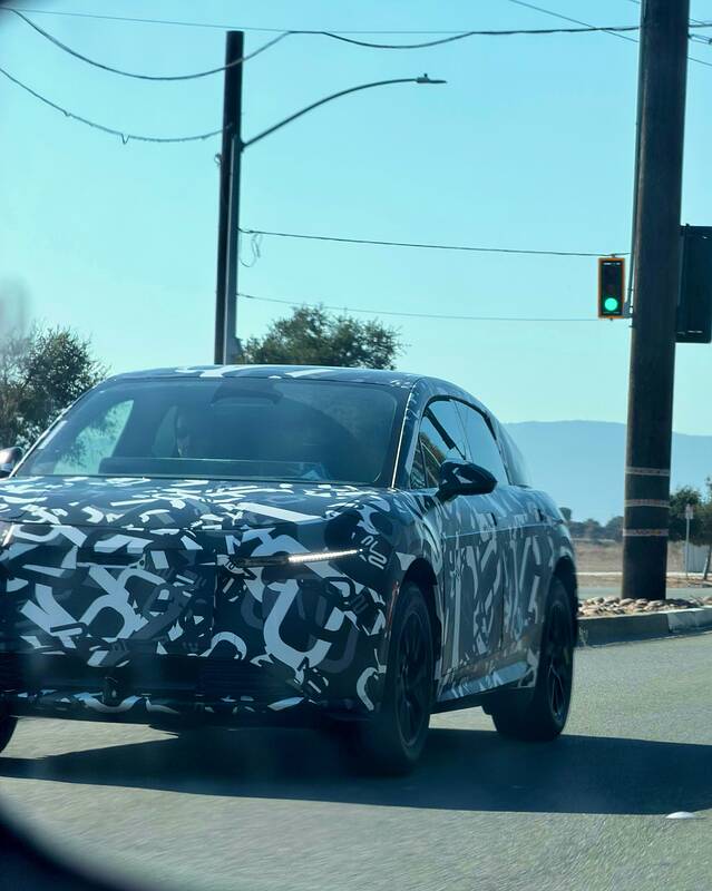 Lucid Cosmos test vehicle spotted_newcarscoops_cdbe4