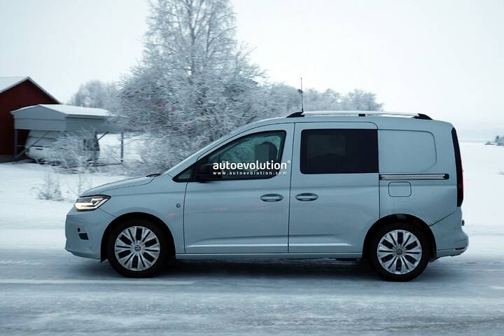imgi_38_2027-volkswagen-caddy-facelift-spied-looking-mostly-unchanged-from-outgoing-model_3