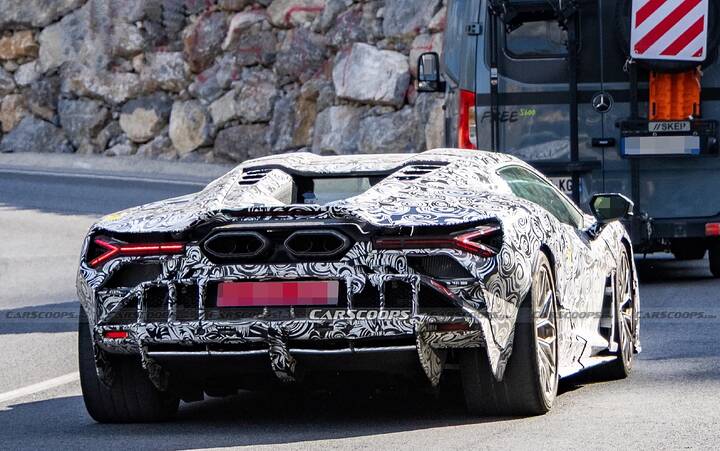 imgi_216_Lamborghini-Revuelto-spy-shots-Sep-29-2026-00014