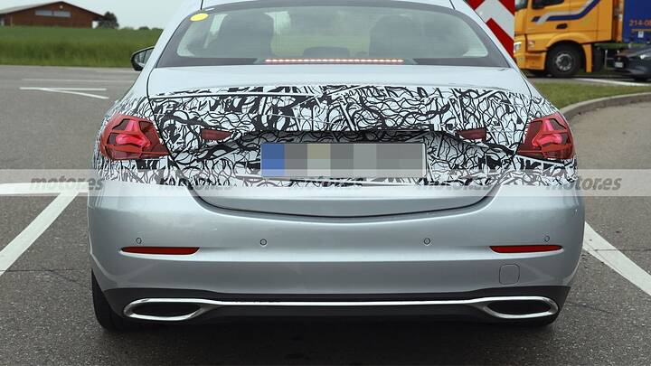 mercedes-clase-c-facelift-fotos-espia-2026-2025108086-1746784297_16