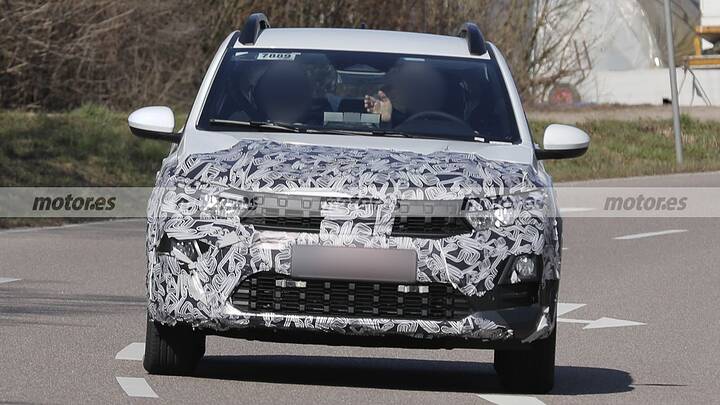 dacia-sandero-stepway-facelift-2026-fotos-espia-2025107104-1741683380_1