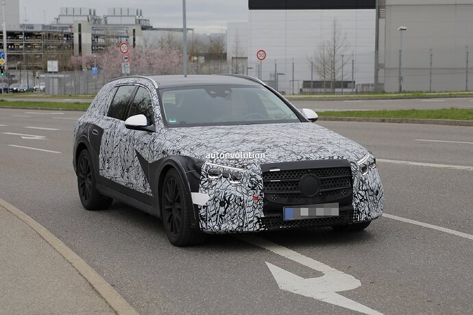 audi-a6-allroad-getting-serious-competition-from-the-new-2024-mercedes-e-class-all-terrain_9
