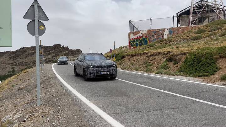 2027-bmw-x5-test-fleet-spied-with-internal-combustion-and-electric-power_11