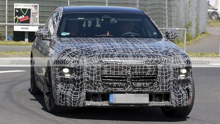 BMW resucita al Serie 7 Alpina, lujo extremo y actitud sin filtros para incomodar al Clase S ya rugen en Nürburgring 16