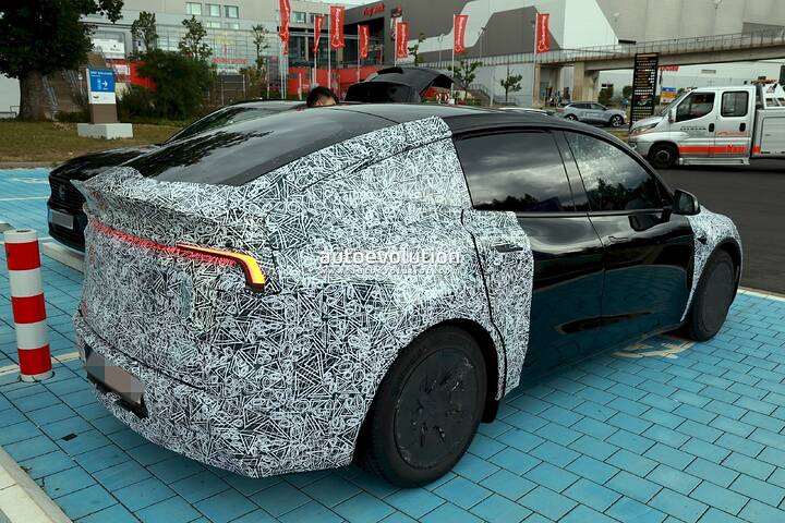 imgi_57_2026-tesla-model-y-l-caught-testing-on-the-nurburgring-european-model-confirmed_9