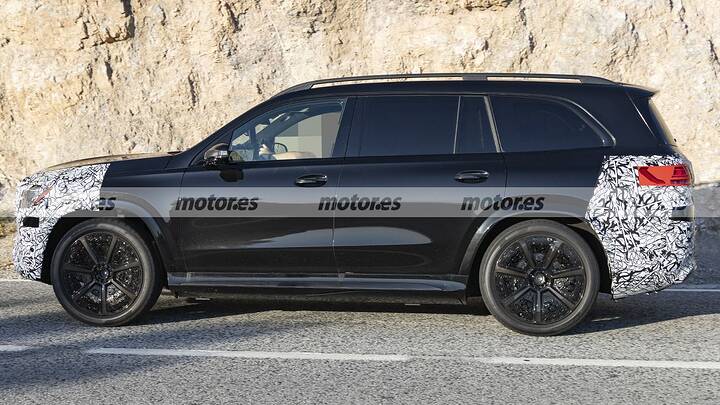 mercedes-maybach-gls-facelift-fotos-espia-2026-2025109626-1755340720_8