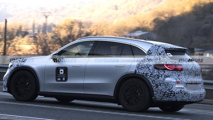 El Mercedes-AMG GLC 53 EQ se destapa, un futuro SUV eléctrico extremo con más potencia de la que imaginas 12