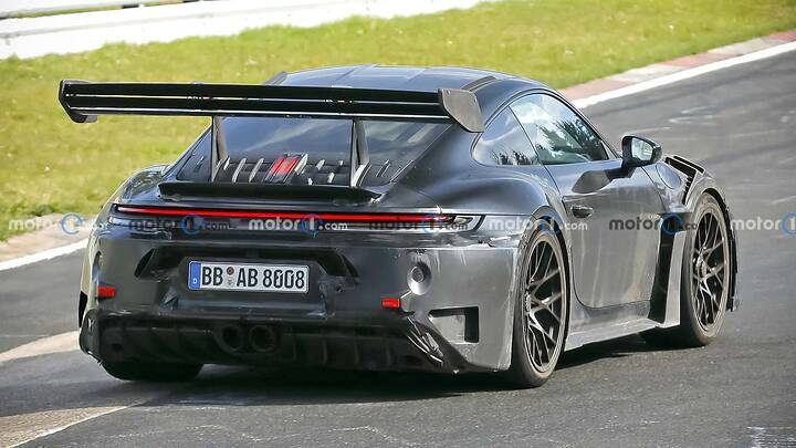 porsche-911-gt3-rs-facelift-2026-newcarscoops-(3)