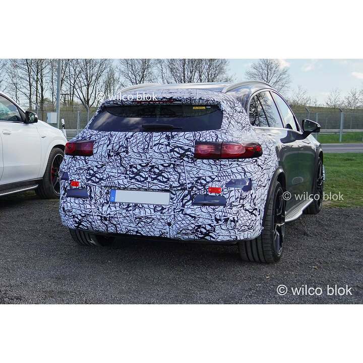 The AMG version of the all-new electric Mercedes GLC_newcarscoops_b