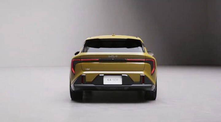 https___www.carscoops.com_wp-content_uploads_2024_03_2025-Kia-K4-5-Door-Hatch-NYIAS-5-1024x567