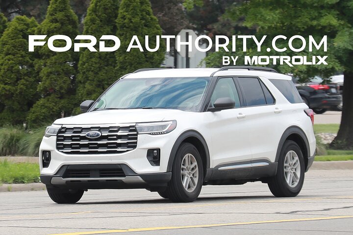 2024-ford-explorer-activ-white-first-photos-no-camouflage-july-2023-exterior-001