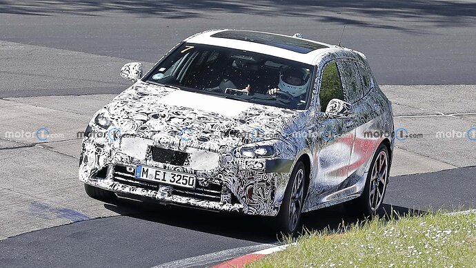 bmw-1-series-facelift-new-spy-photo