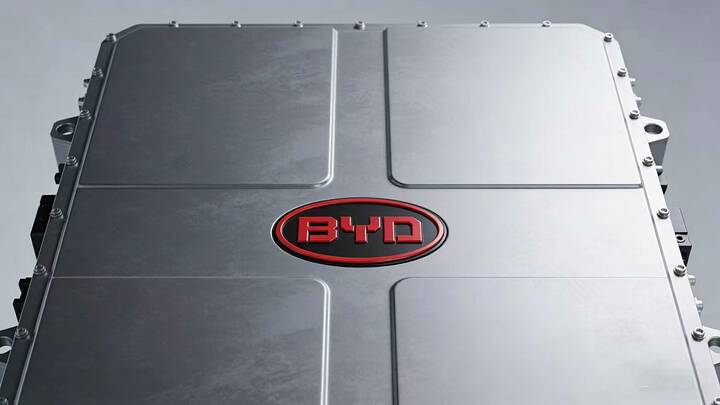 imgi_54__2026 BYD Seal 08_newcarscoops_3cec98d5753788-2048x1152