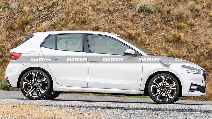 skoda-fabia-pruebas-euro-7-fotos-espia-2025109353-1753525471_9