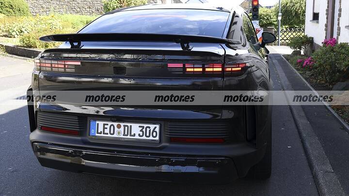 Porsche is preparing an electric Cayenne Coupé Turbo GT that promises crazy figures.