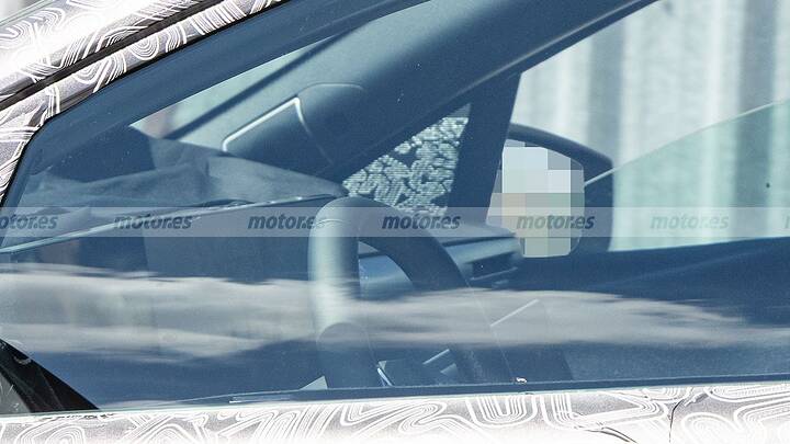 El interior del nuevo Renault Clio 2026 se descubre en estas fotos espía que adelantan un coche más digital y conectado 5