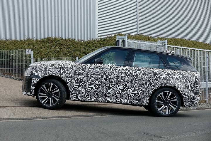 spy-photos-range-rover-sport-facelift-newcarscoops_18