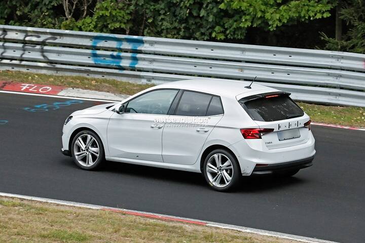 imgi_75_2026-skoda-fabia-rs-potentially-spied-may-feature-volkswagen-polo-gti-muscle_26