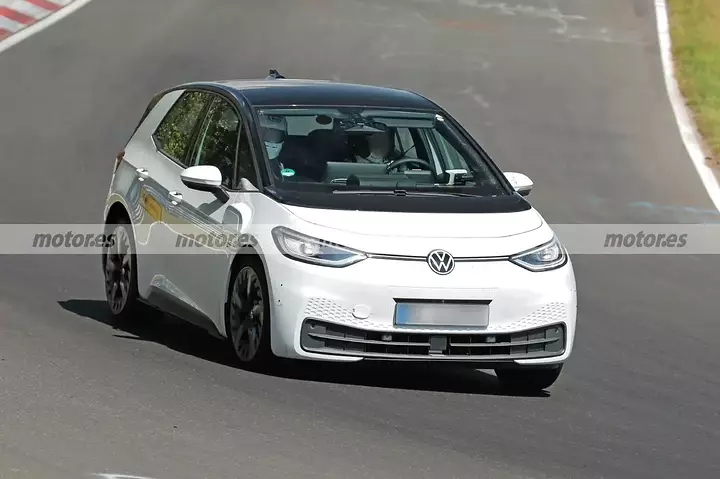 volkswagen-id2-2025-mula-nurburgring-fotos-espia-2024103714-1723559883_2