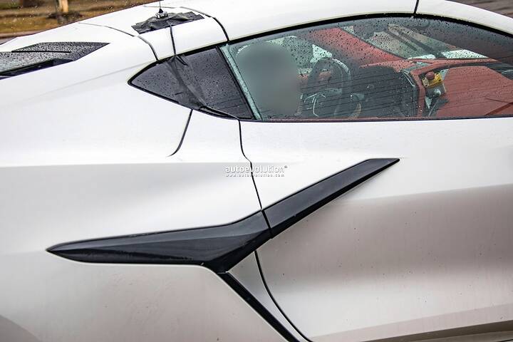 2026-chevrolet-corvette-facelift-shows-updated-interior-zora-flagship-continues-testing_41