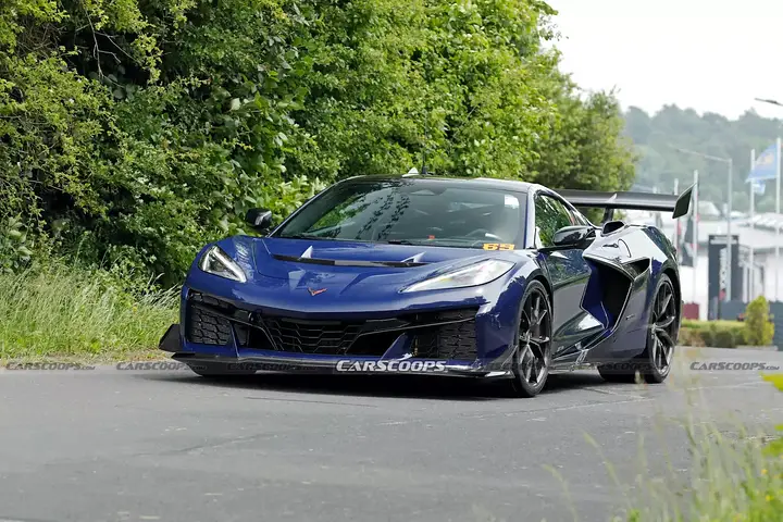 Corvette-C8-Zora-scoop-00003-1536x1025