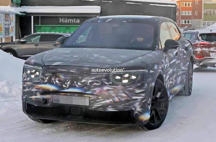 imgi_71_bentley-s-first-production-ev-shows-porsche-cayenne-electric-inspired-cockpit_20