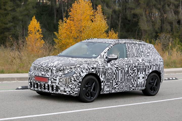 imgi_34_2026-skoda-epiq-spied-looking-as-close-to-production-as-it-gets_4