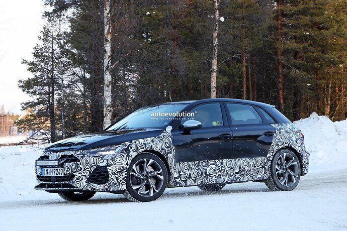 facelifted-audi-s3-spied-with-smaller-grille-maybe-bmw-can-learn-a-thing-or-two-from-it_15