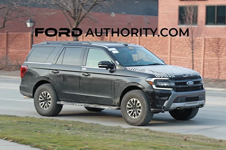 Ford-Expedition-Raptor-Prototype-Spy-Shots-February-2023-Exterior-003