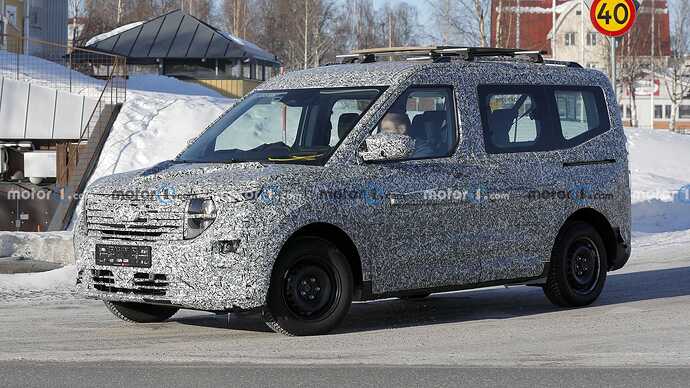 ford-tourneo-courier-spy-photo (4)