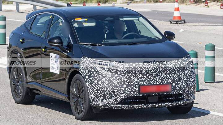 nissan-ariya-facelift-2026-fotos-espia-2025107889-1745588661_3