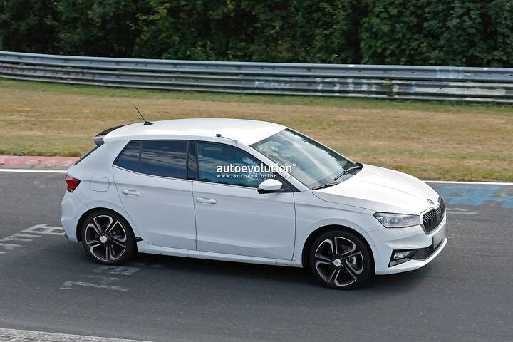 imgi_45_2026-skoda-fabia-rs-potentially-spied-may-feature-volkswagen-polo-gti-muscle-256997_1