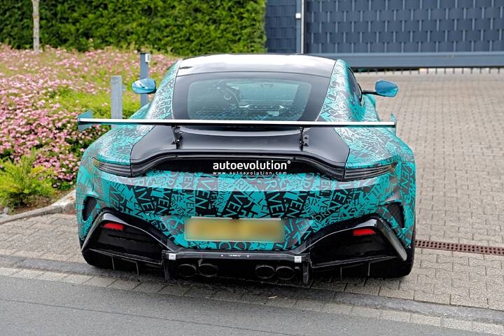 spy-photos-2027-aston-martin-vantage-rs-newcarscoopswith-more-production-intent-parts_14