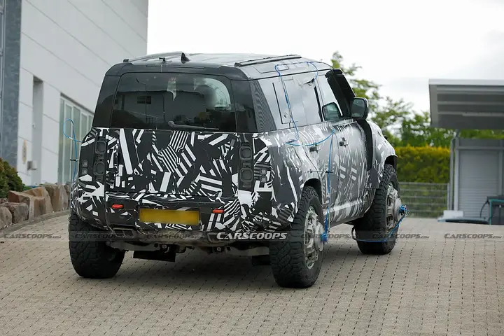 Land-Rover-Defender-Extreme-Spy-Shots--newcarscoops-39