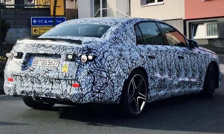 💥💥💥💥💥First spyshots 2028 Mercedes-AMG E-Class EQ spied testing near Nürburgring #amg #merce