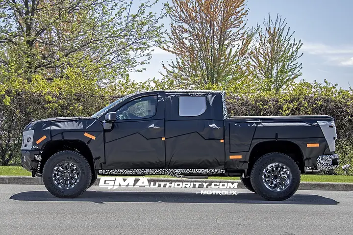 2027-Chevrolet-Silverado-ZR2-1500-Prototype-Spy-Shots-May-2025-Exterior-003-side