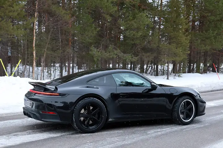 Porsche-Dakar-newcarscoops-12-2048x1365