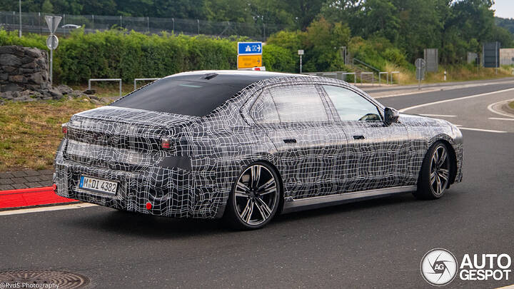 bmw-7-series-g70-2026-d55ef-c111719072025104523_6