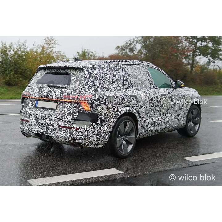 New Audi SQ7 caught in the wild #audi #sq7 #audisq7 #q7 #prototype #erlkönig #spyshot #carspy  (2)