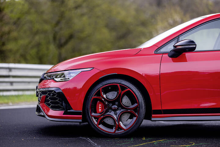 Golf GTI EDITION 50 (8)