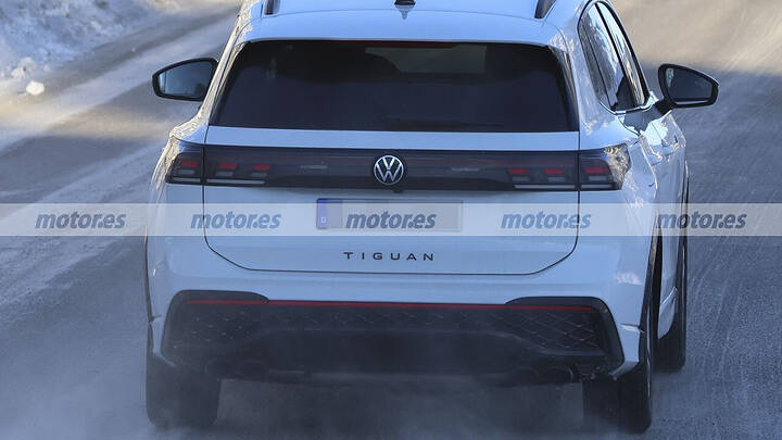 2027 Volkswagen Tiguan R newcarscoops 0008