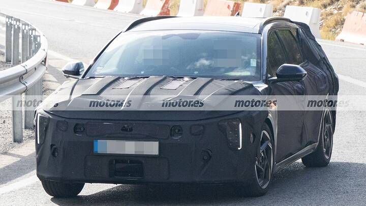 kia-k4-estate-2026-fotos-espia-2025109798-1756496600_5