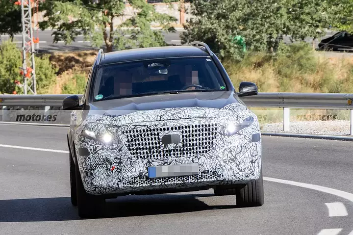 mercedes-maybach-gls-2026-fotos-espia-2024103226-1722282224_11