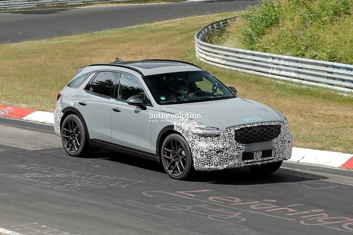 spy-photos-2027-genesis-gv70-hybrid-looks-fast-at-the-nurburgring-nordschleife_14