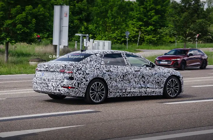 Probably the first and last time you get to see this 👀The extended Audi A6 L e-tron looks more