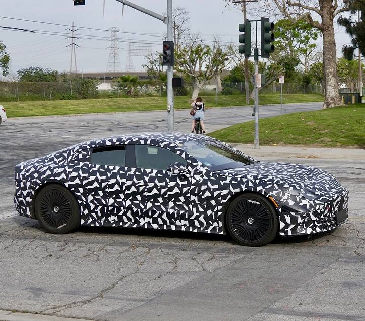 2027 Mercedes-AMG GT 4 Door Coupe_newcarscoops_3f99a040