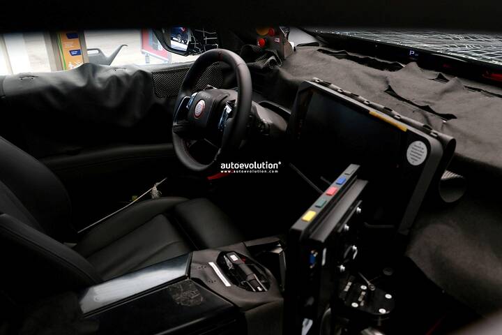 imgi_39_new-2027-bmw-x5-spy-photos-reveal-new-panoramic-display_1