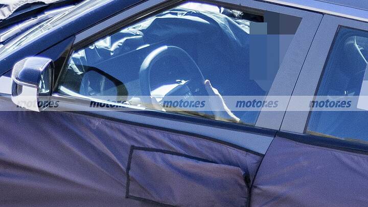 kia-seltos-hybrid-2026-fotos-espia-2025111232-1763998796_16